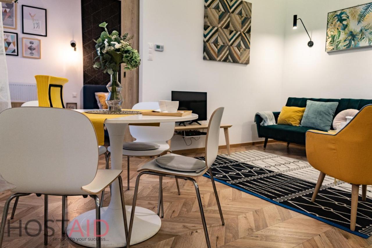 M10 Apartment - Hostaid Budapest Eksteriør billede