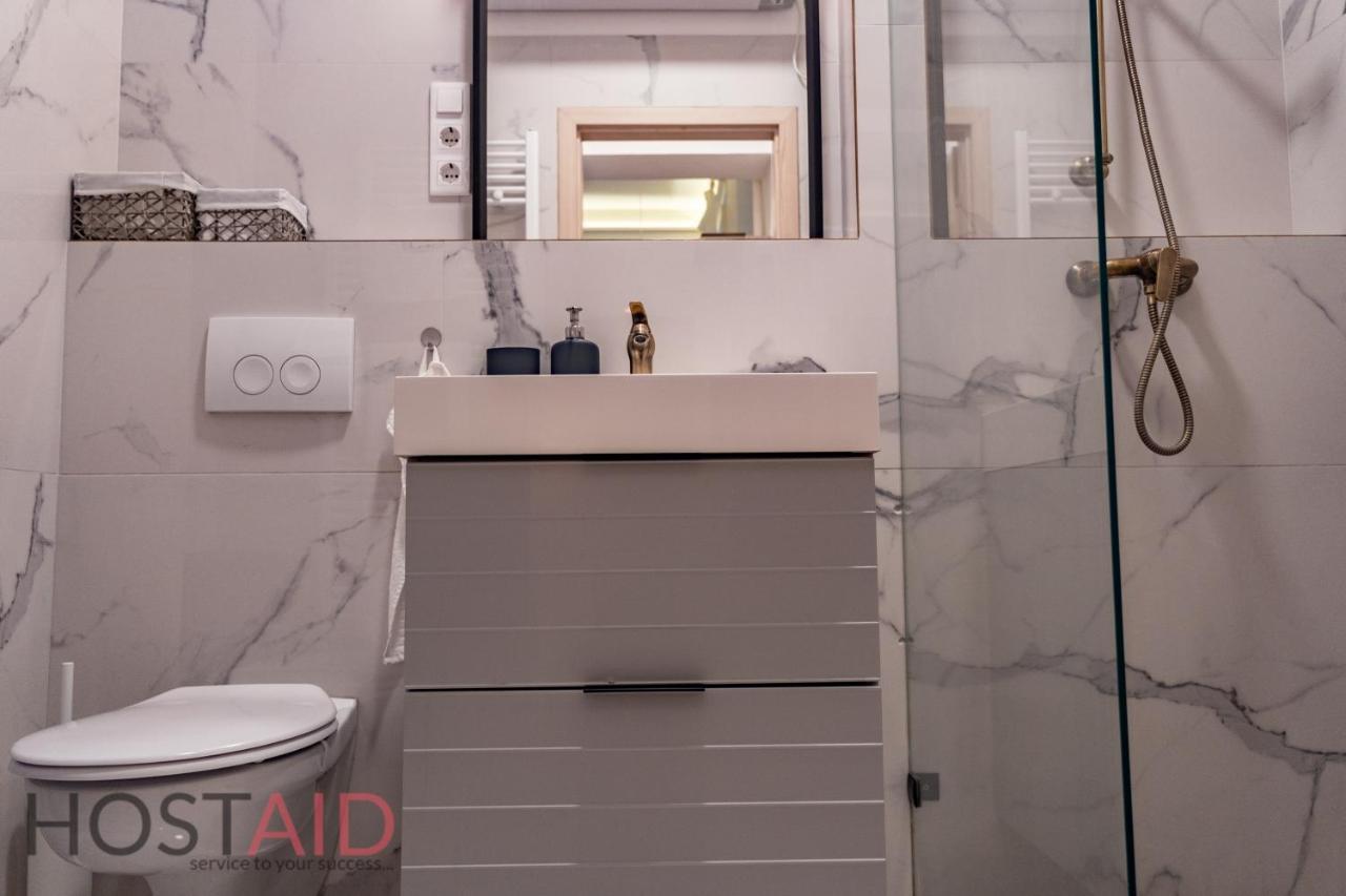 M10 Apartment - Hostaid Budapest Eksteriør billede