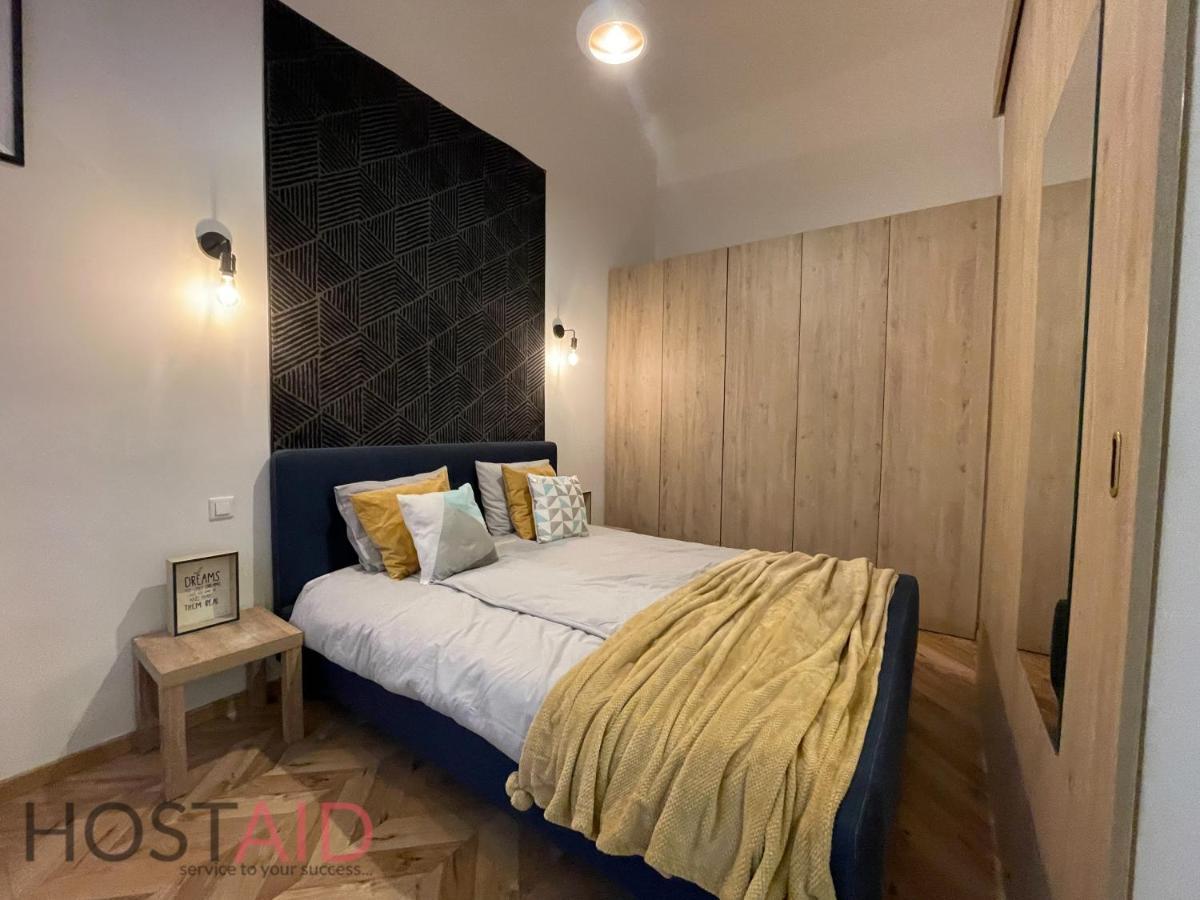 M10 Apartment - Hostaid Budapest Eksteriør billede