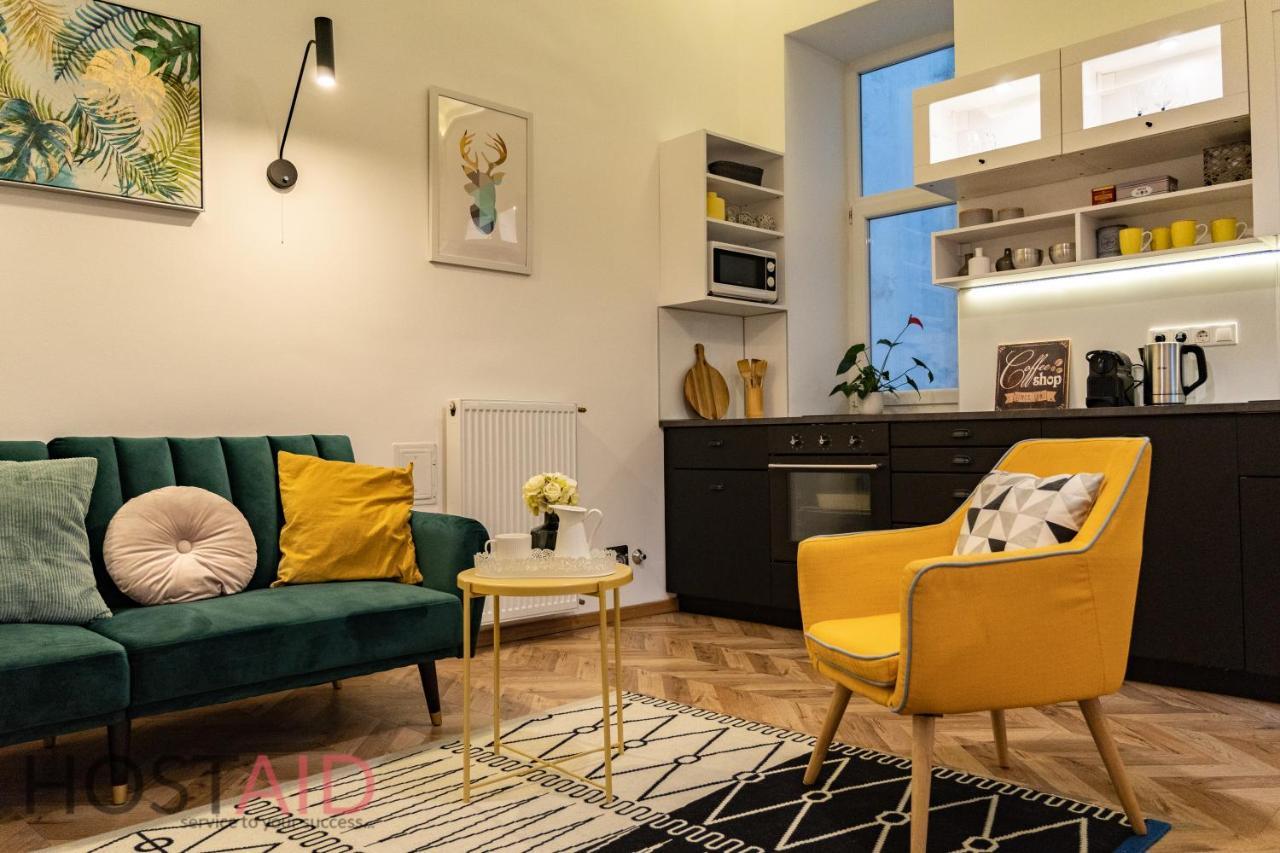 M10 Apartment - Hostaid Budapest Eksteriør billede